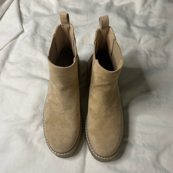 Steve Madden Chelsea Boots - Picture 4 of 4